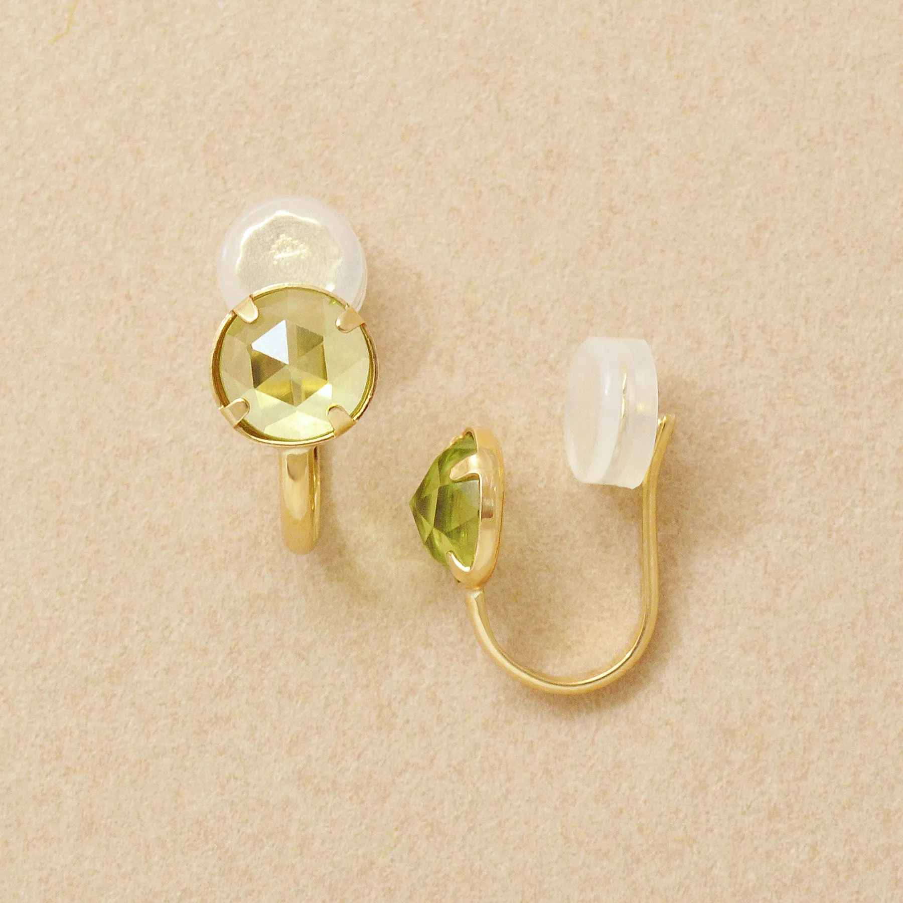 [Airy Clip-On Earrings] 10K Peridot Earrings (Yellow Gold)