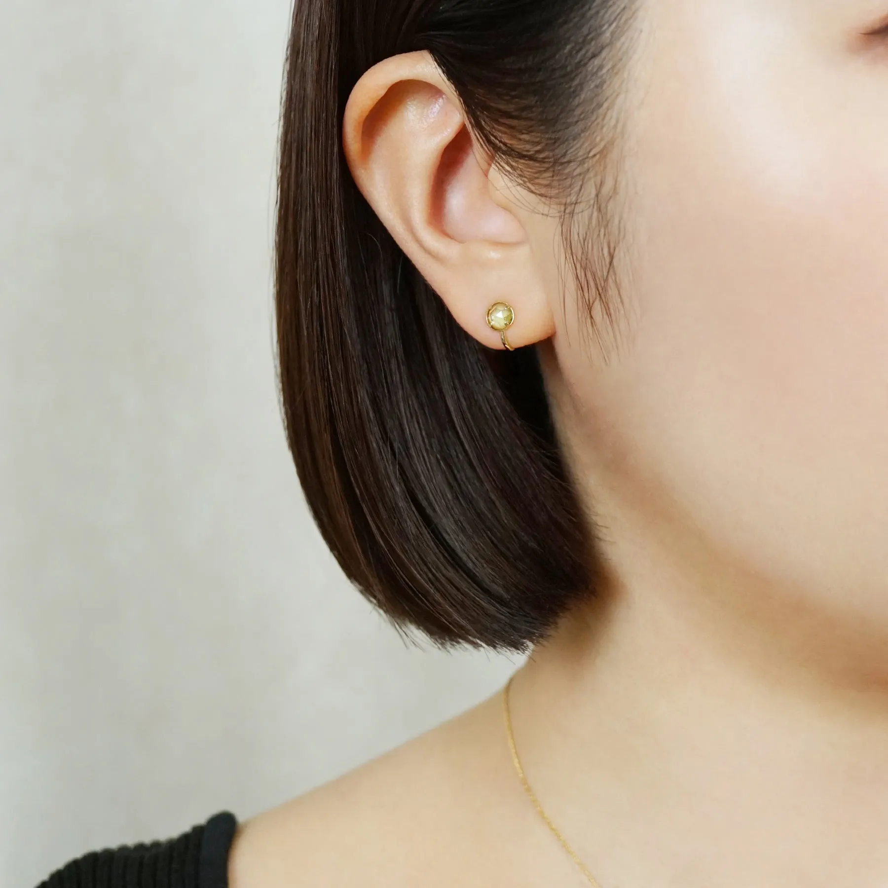[Airy Clip-On Earrings] 10K Peridot Earrings (Yellow Gold)