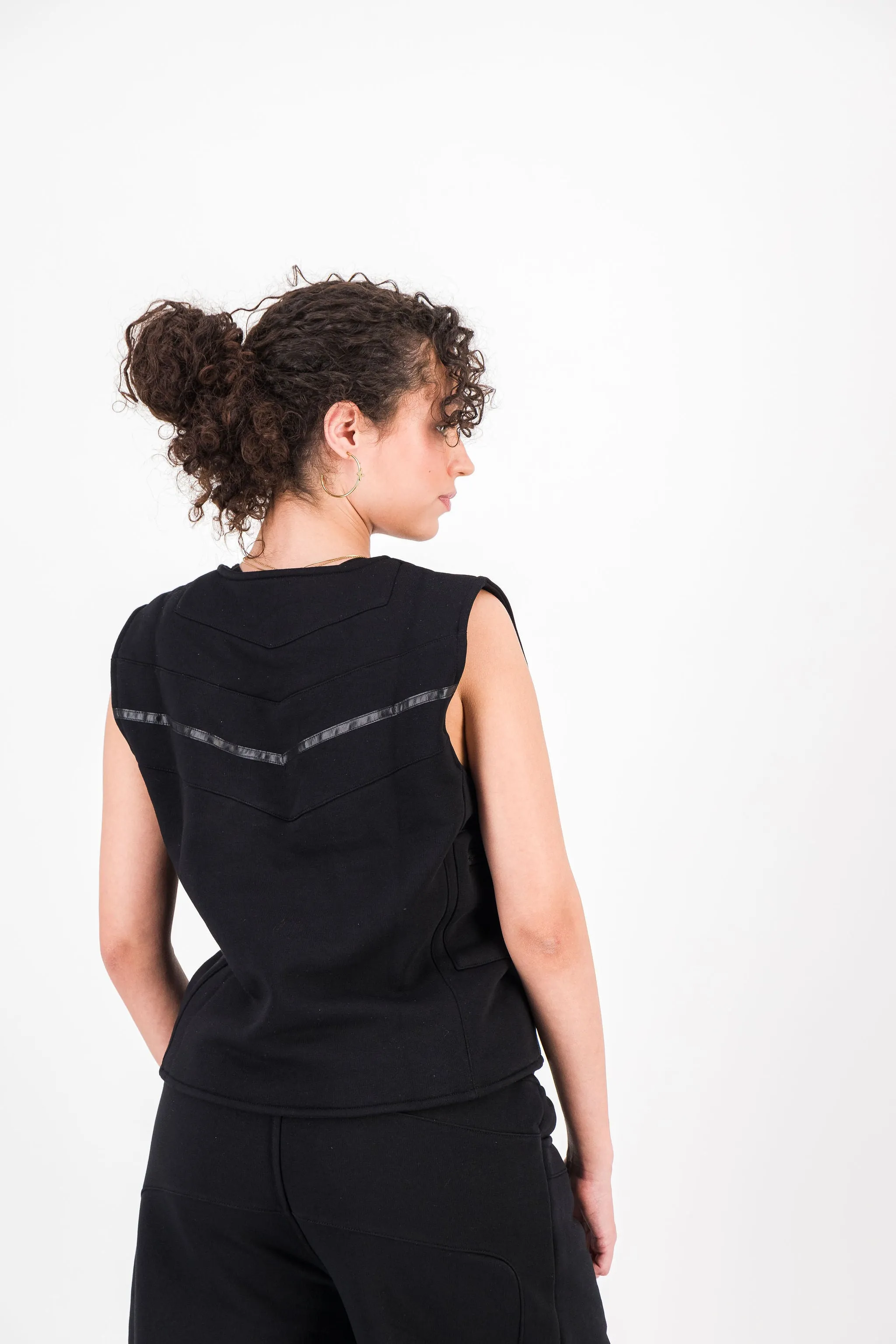 BLACK BULLETPROOF VEST