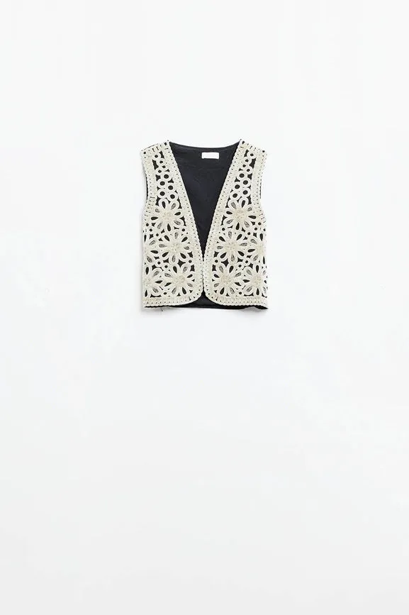 Embroidery Velvet Short Vest in White