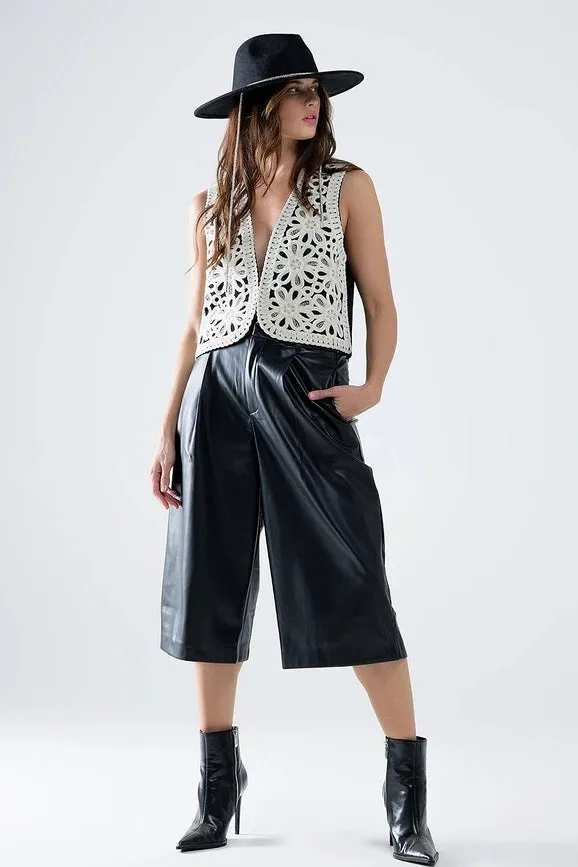 Embroidery Velvet Short Vest in White