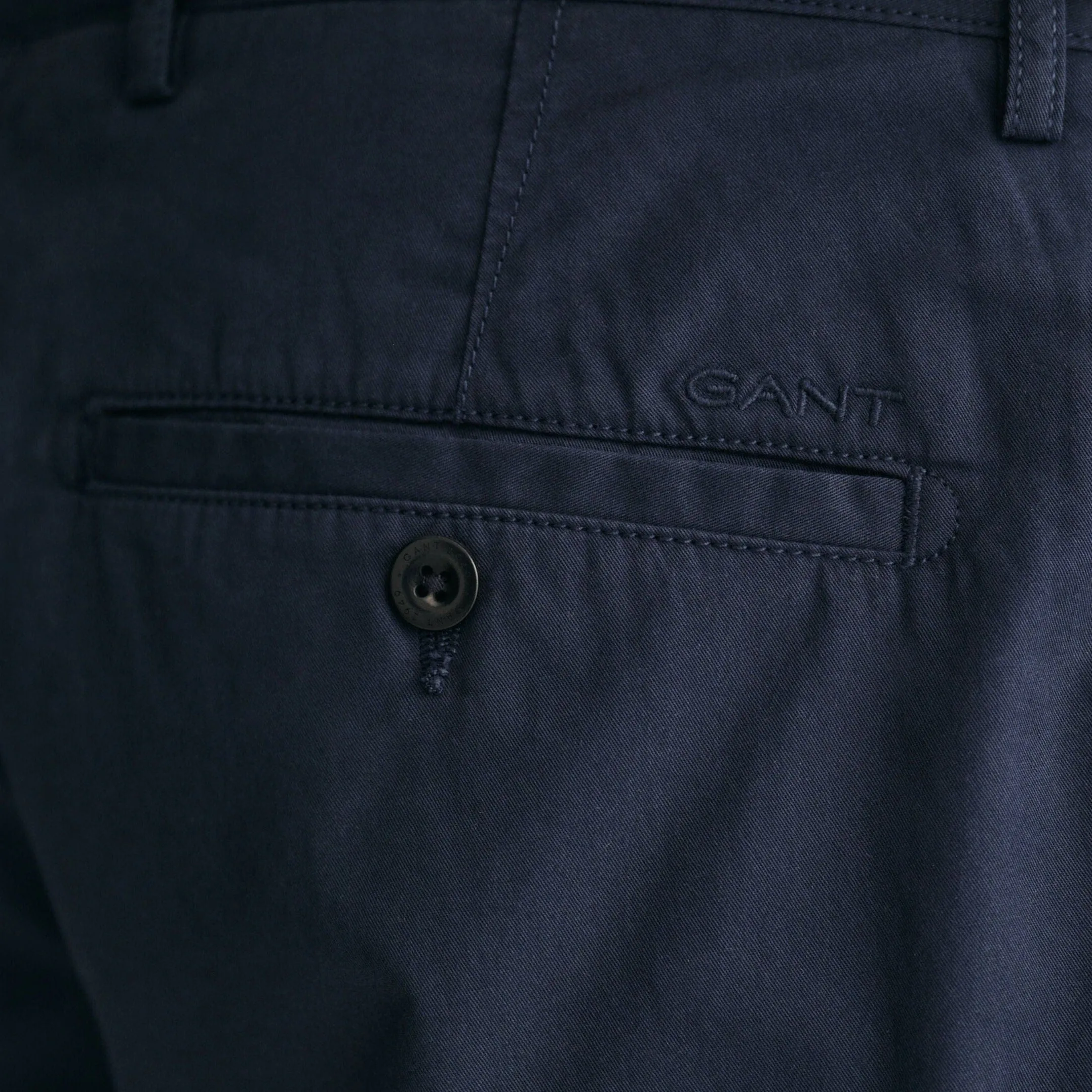 GANT Relaxed Fit Chino Shorts in Marine