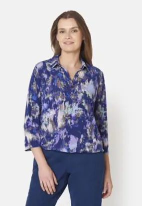Signature abstract print collar tops